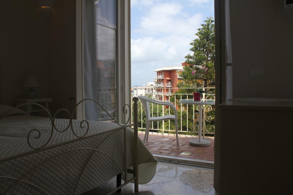 سورينتو B&B Il Giglio Bianco المظهر الخارجي الصورة